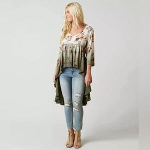 Gimmicks Floral Top high low cut Blouse in Cream Olive  XS BKE size #1283